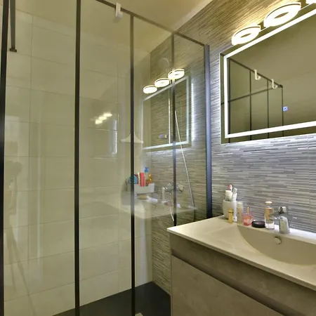 Bright With View Apartmán